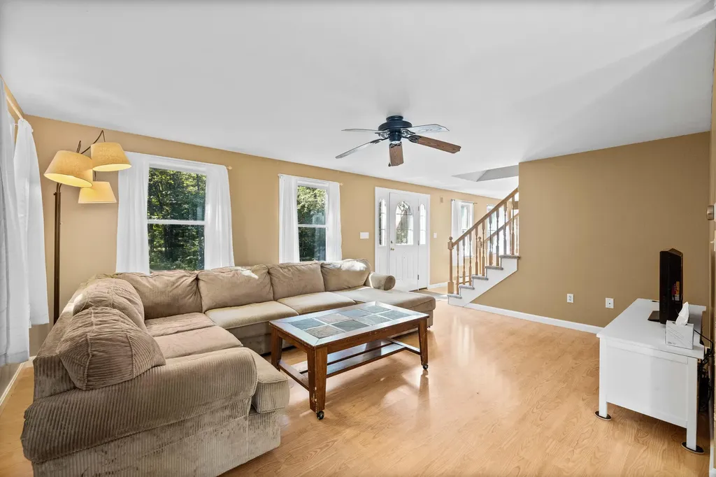 15 Lilac Lane Kennebunkport ME 04046