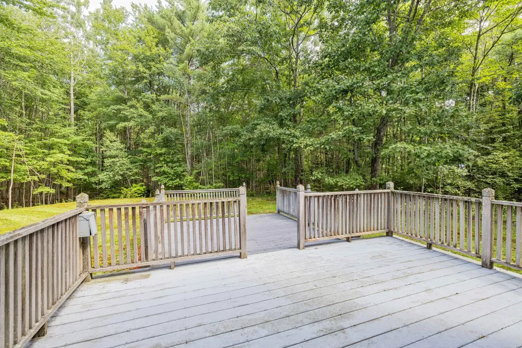 15 Lilac Lane Kennebunkport ME 04046