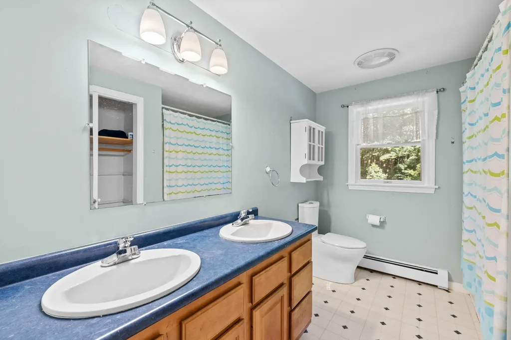 15 Lilac Lane Kennebunkport ME 04046