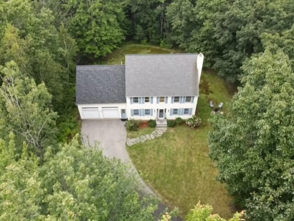 15 Lilac Lane Kennebunkport ME 04046