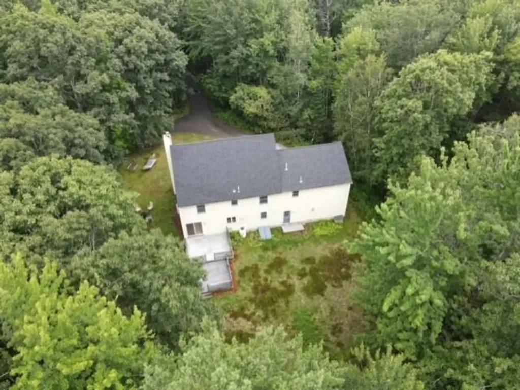 15 Lilac Lane Kennebunkport ME 04046