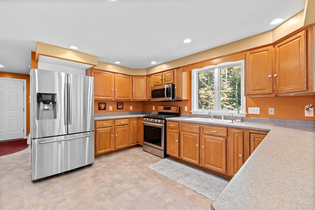 15 Lilac Lane Kennebunkport ME 04046