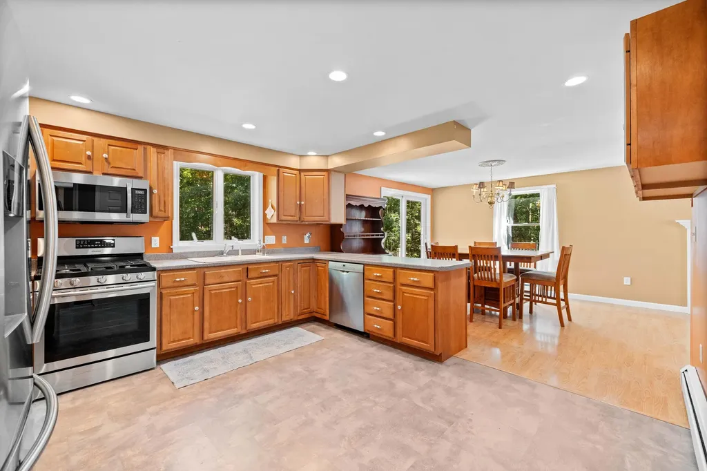15 Lilac Lane Kennebunkport ME 04046
