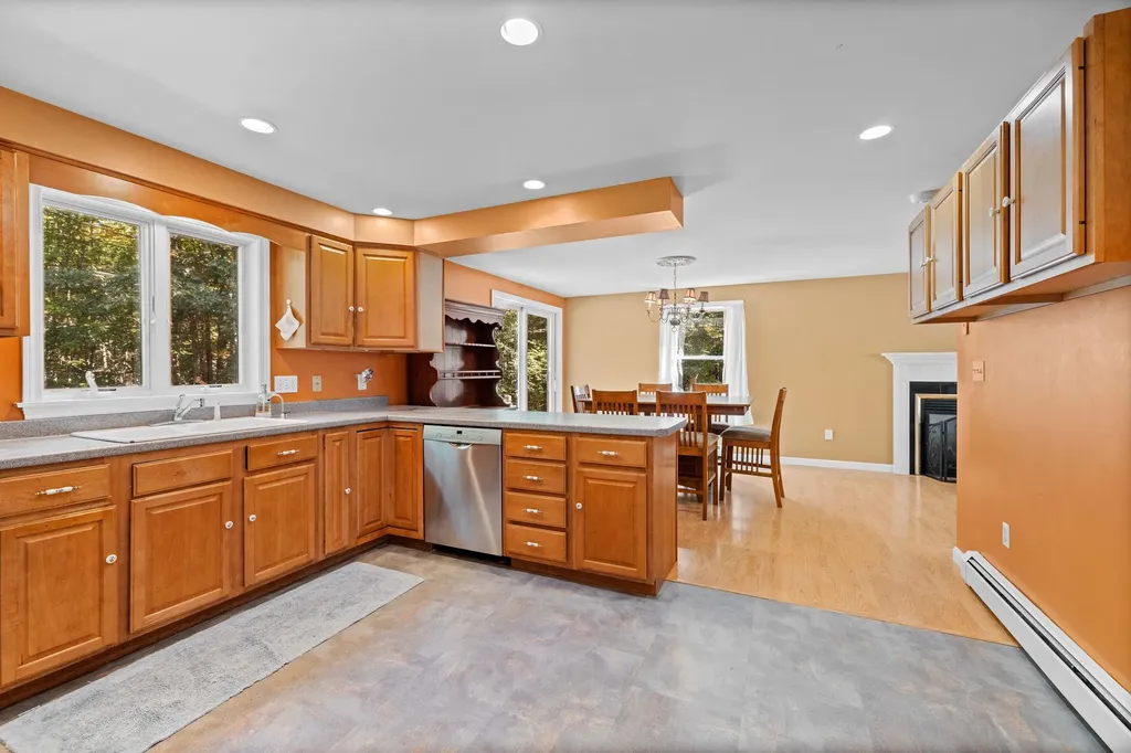 15 Lilac Lane Kennebunkport ME 04046