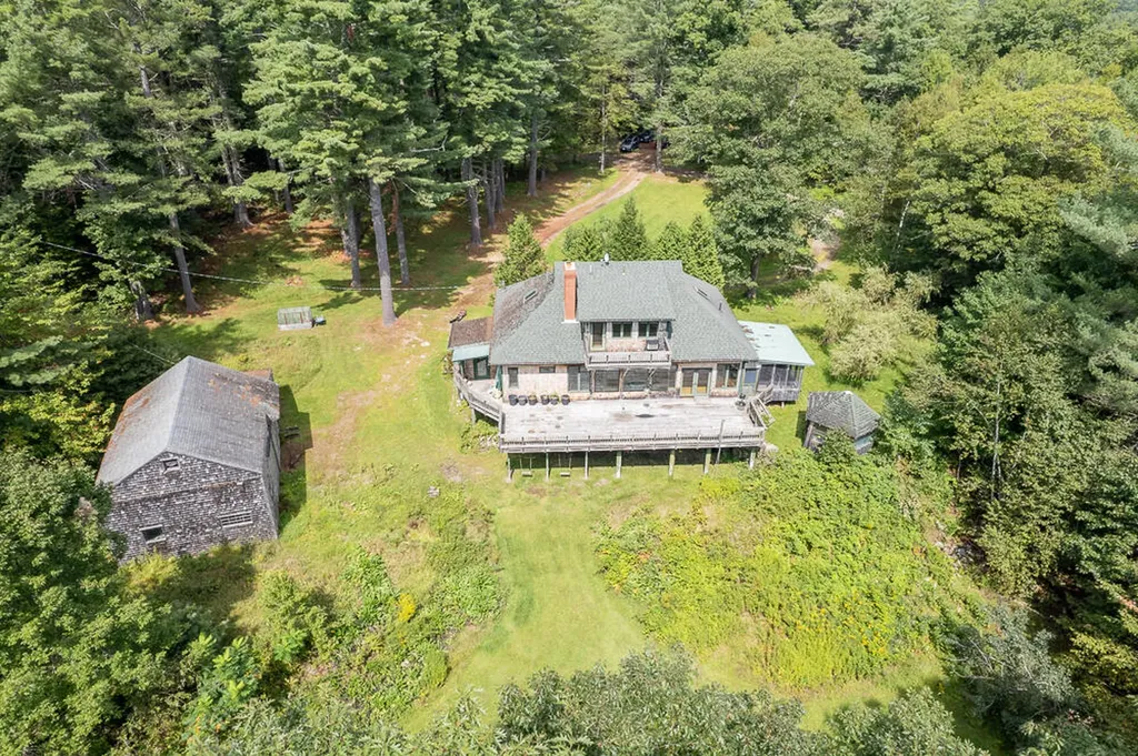 15 Oak Ledge Road Pittston ME 04345