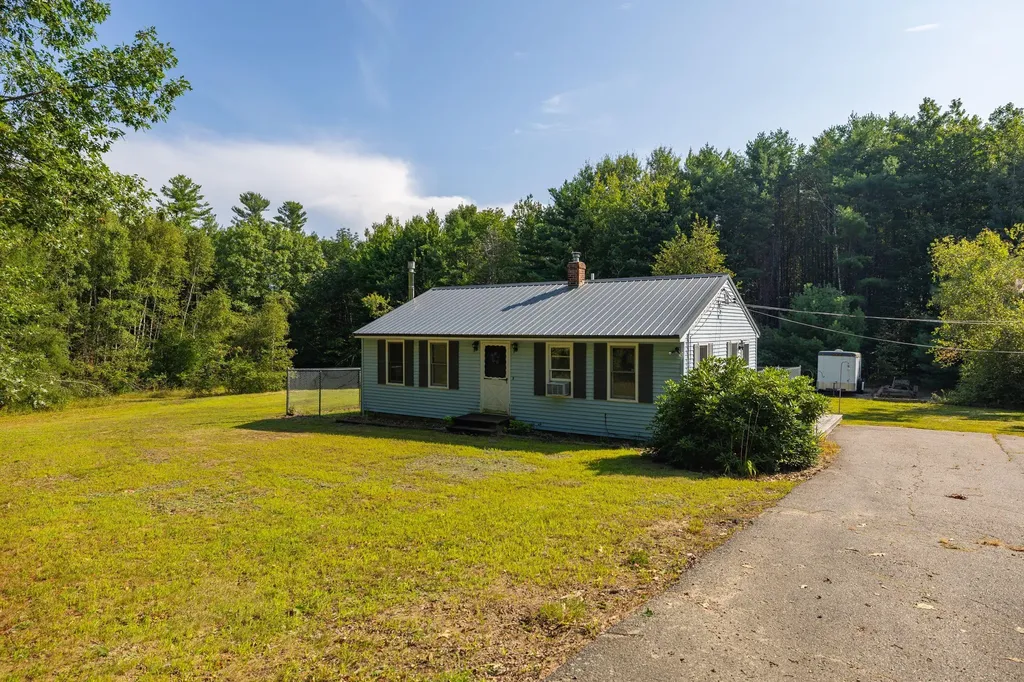 748 H Road Acton ME 04001