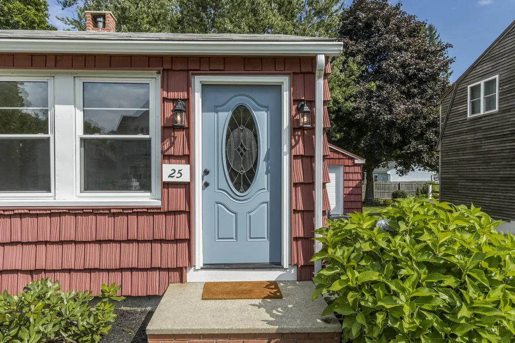25 Dorset Street Portland ME 04102