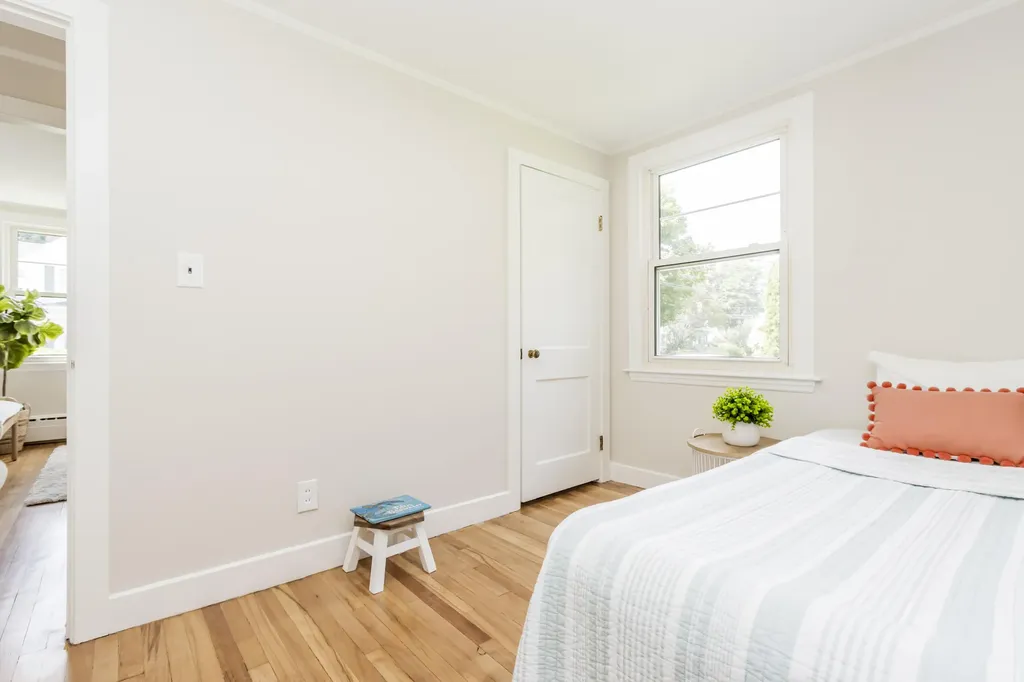 25 Dorset Street Portland ME 04102
