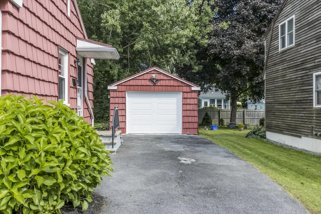 25 Dorset Street Portland ME 04102
