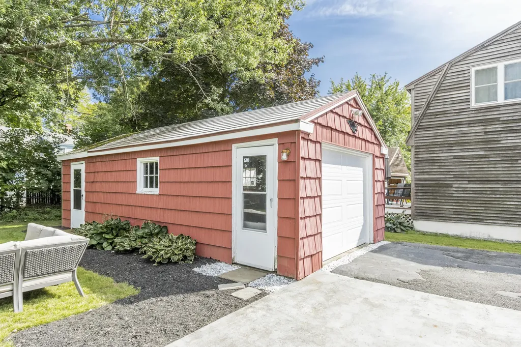 25 Dorset Street Portland ME 04102