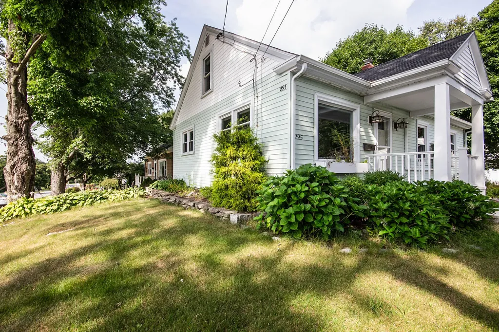 295 Maple Street Bangor ME 04401