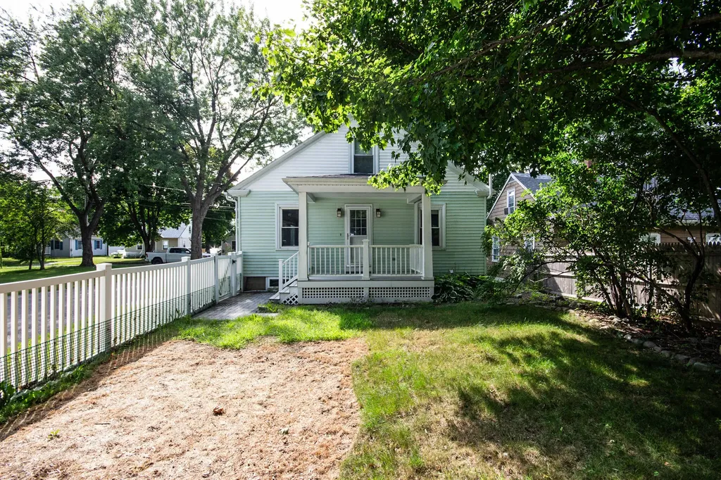 295 Maple Street Bangor ME 04401