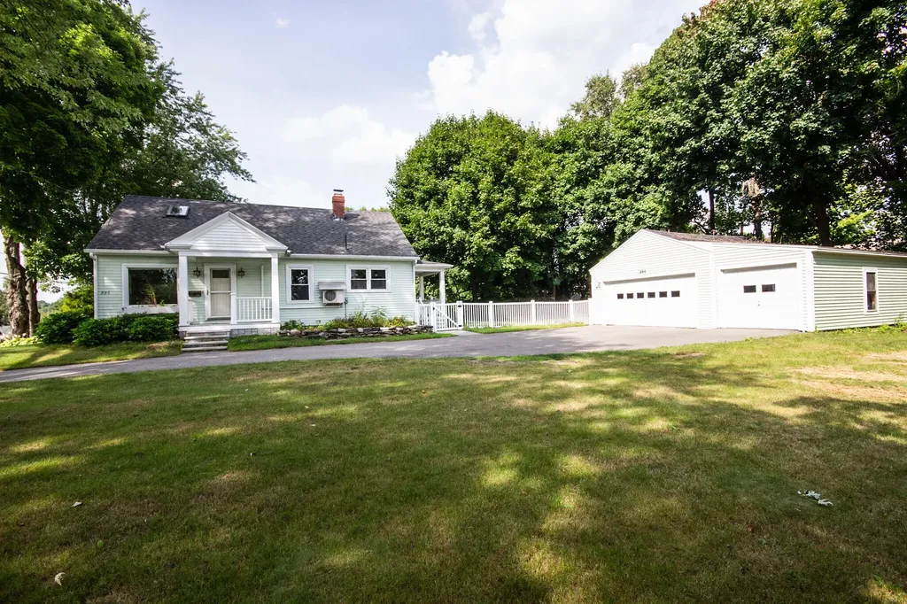 295 Maple Street Bangor ME 04401