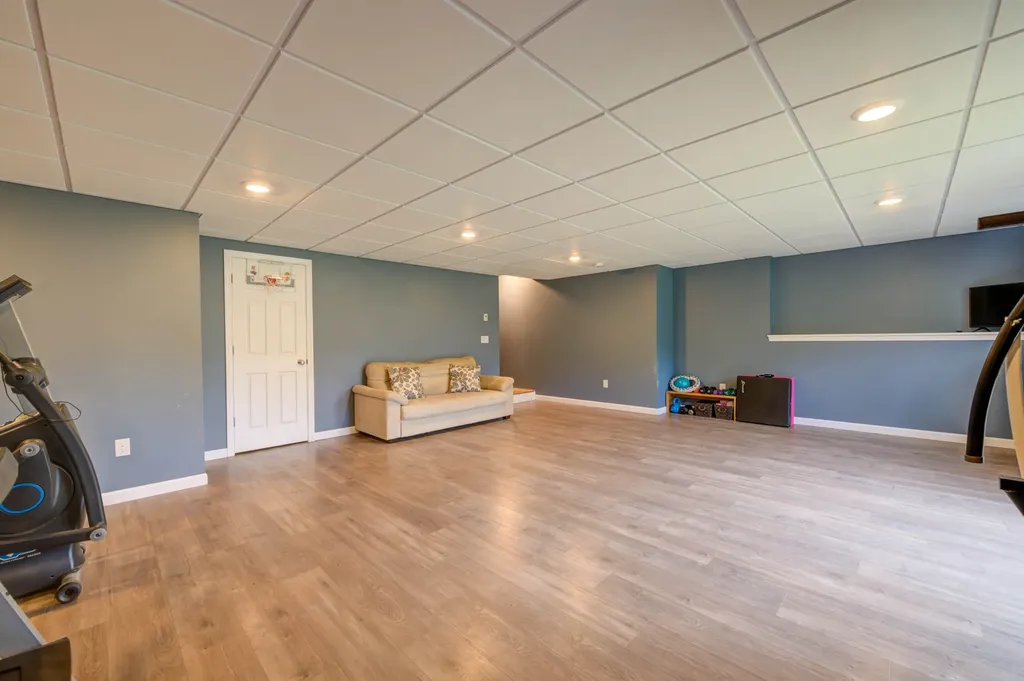 6 Ashley Drive Gray ME 04039
