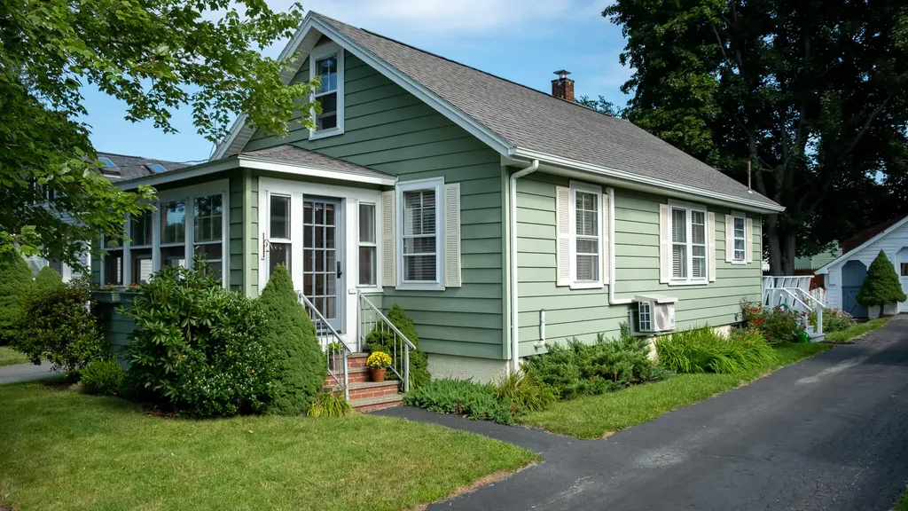 16 Katahdin Street Bangor ME 04401