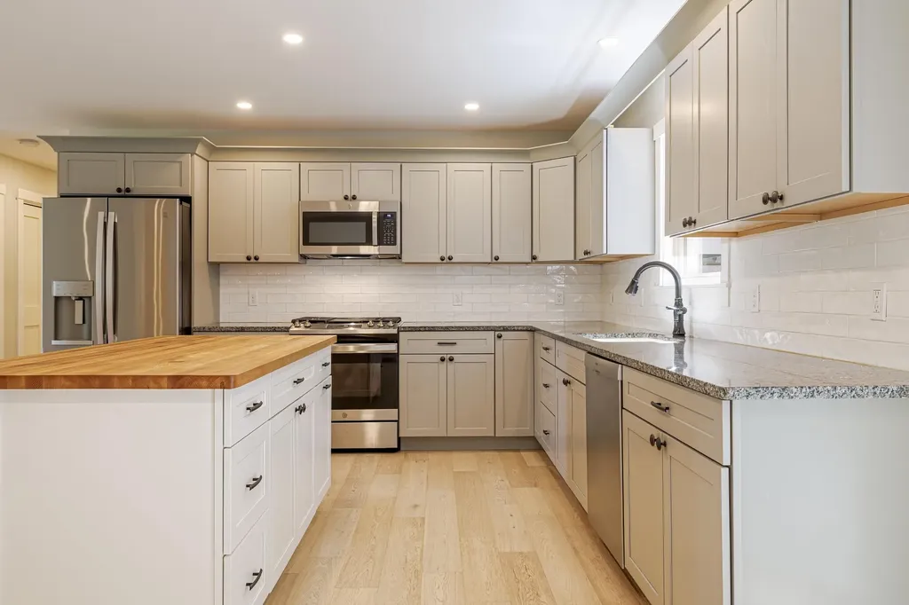 15 Highview Avenue Hancock ME 04640