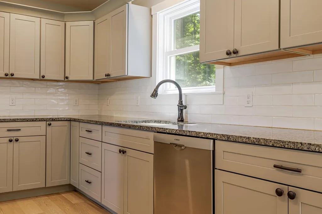 15 Highview Avenue Hancock ME 04640