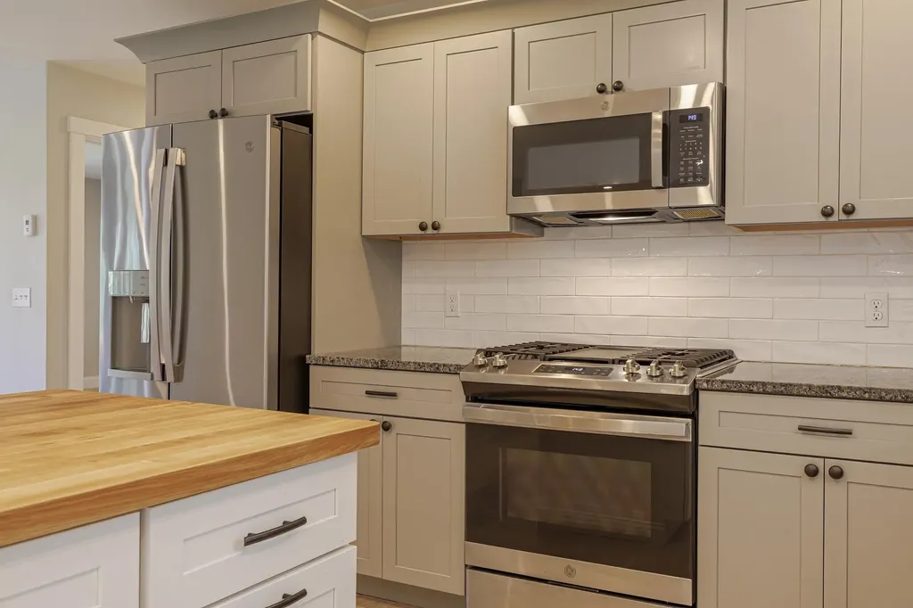 15 Highview Avenue Hancock ME 04640