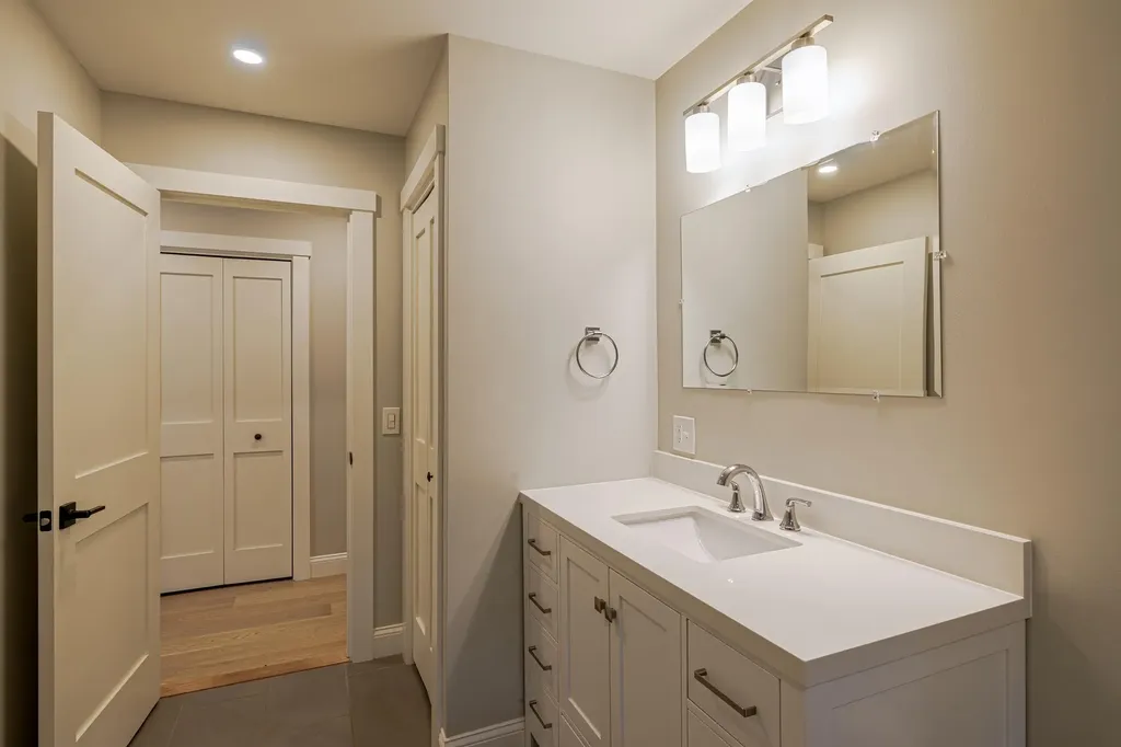 15 Highview Avenue Hancock ME 04640