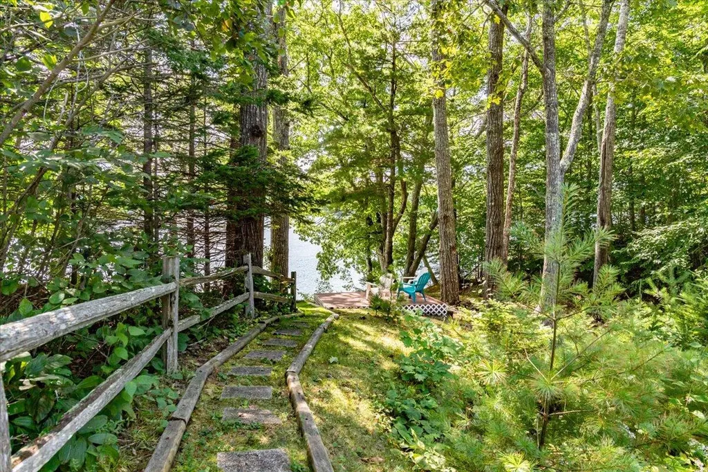 8 Mariners Reach Sullivan ME 04664