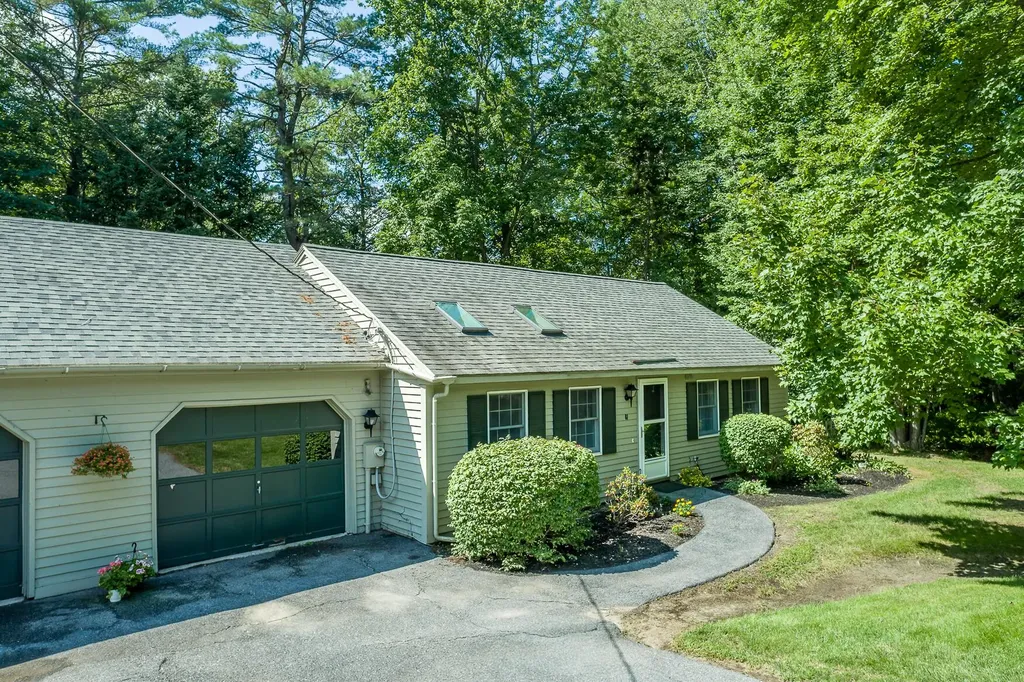 81 Gail Lane Yarmouth ME 04096