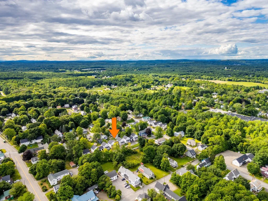 33 Magnolia Lane Gardiner ME 04345