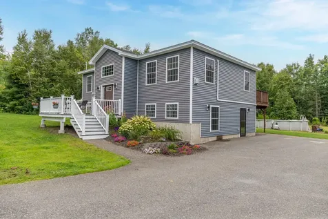 28 Carriage Lane Hermon ME 04401