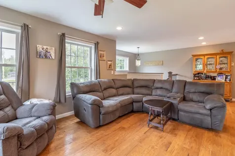 28 Carriage Lane Hermon ME 04401