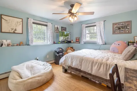 28 Carriage Lane Hermon ME 04401