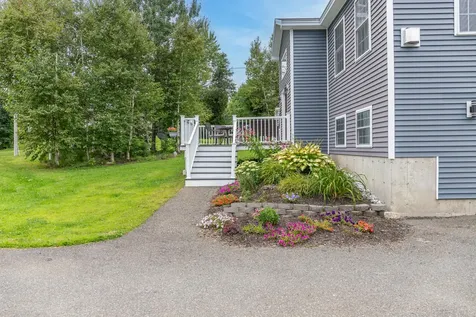 28 Carriage Lane Hermon ME 04401