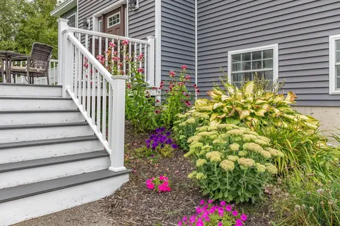 28 Carriage Lane Hermon ME 04401