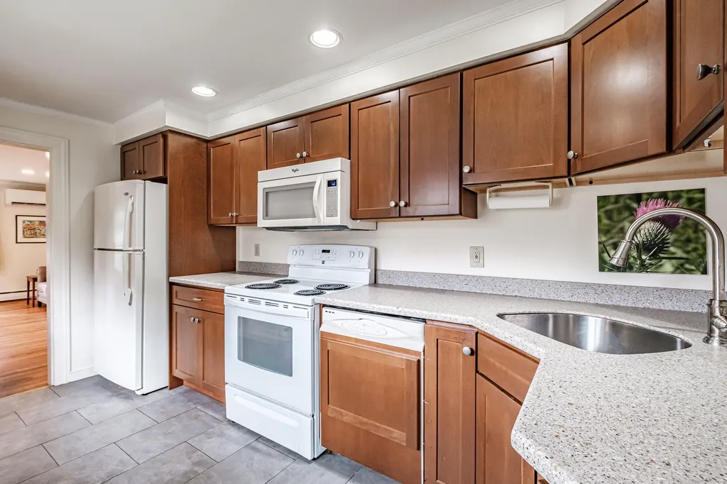 29 Rosedale Street Portland ME 04103