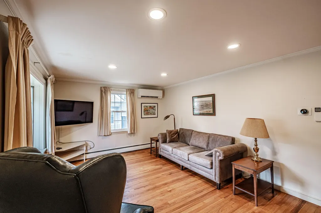 29 Rosedale Street Portland ME 04103