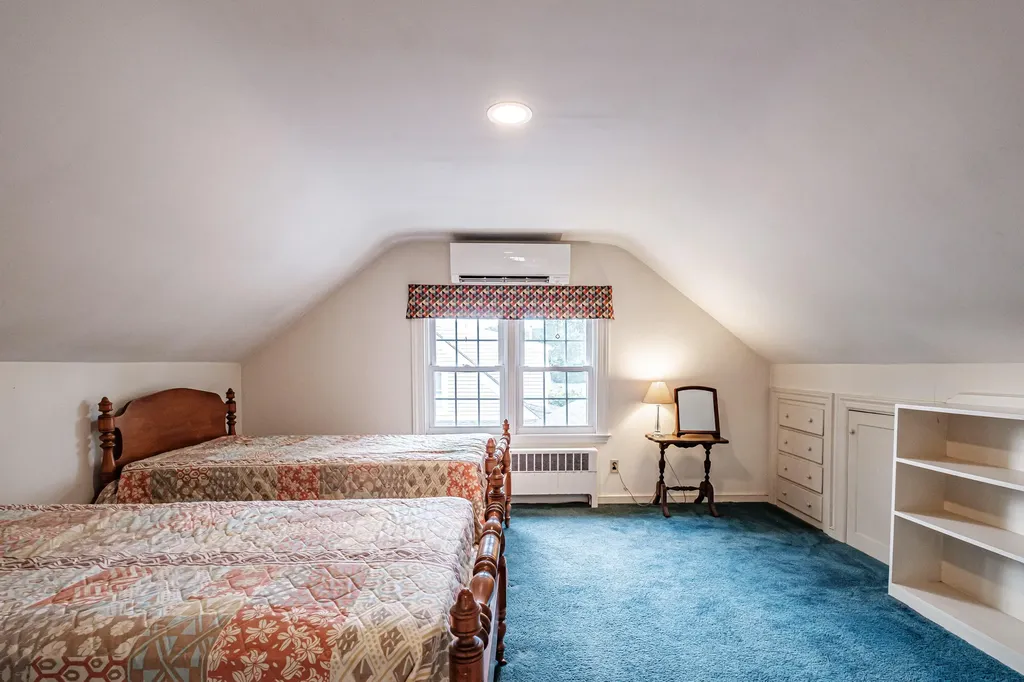29 Rosedale Street Portland ME 04103