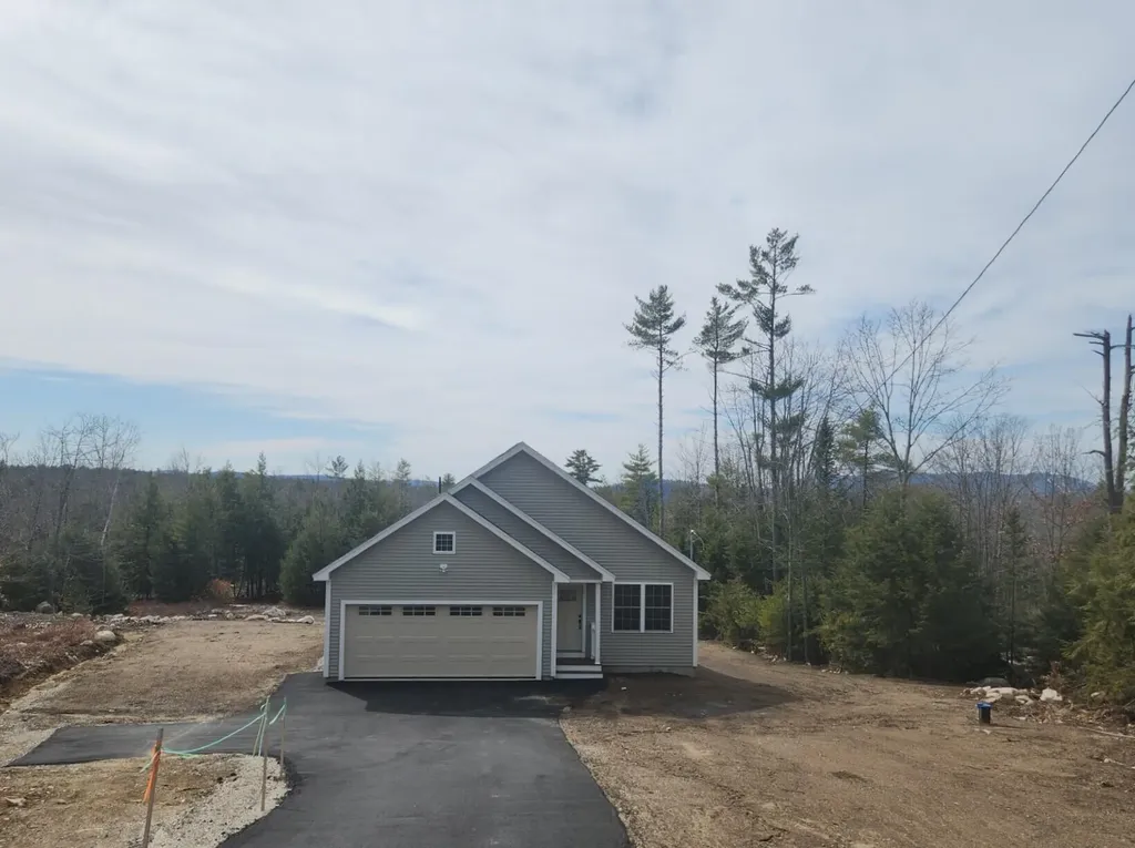 879 Naples Road Harrison ME 04040