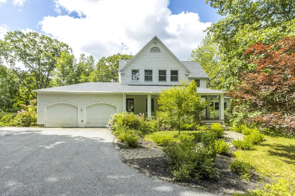 8 Cole Field Road Cape Elizabeth ME 04107