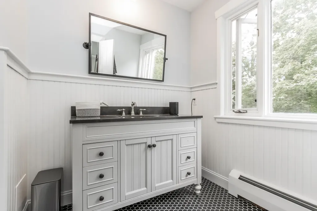8 Cole Field Road Cape Elizabeth ME 04107