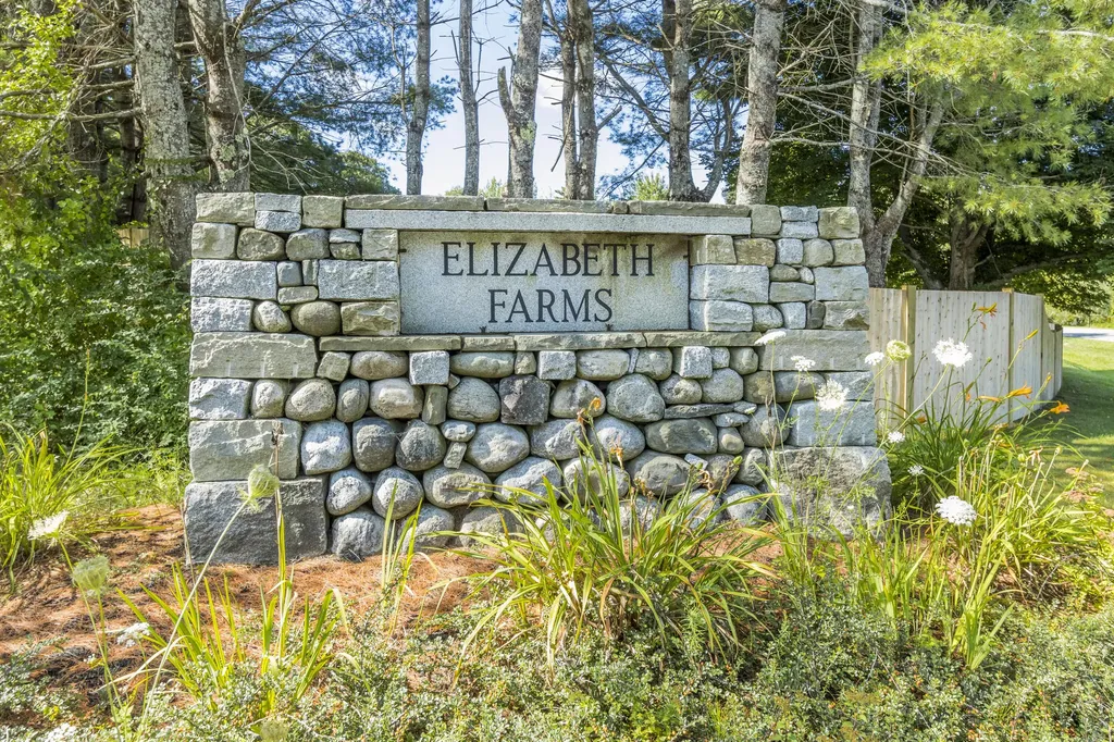 8 Cole Field Road Cape Elizabeth ME 04107