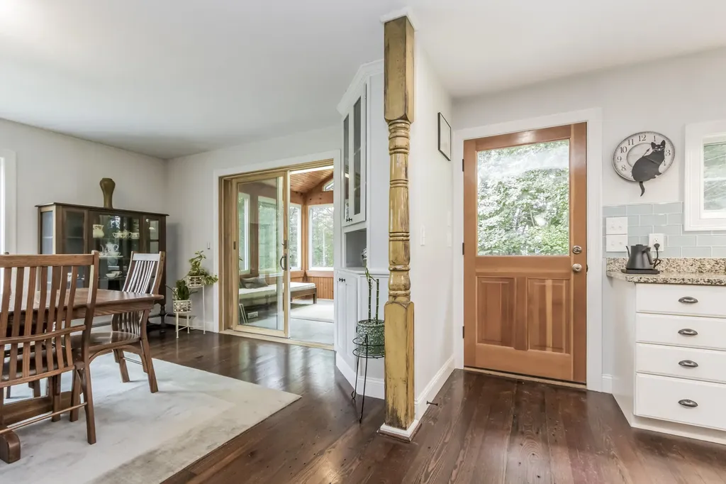 8 Emerald Pond Falmouth ME 04105