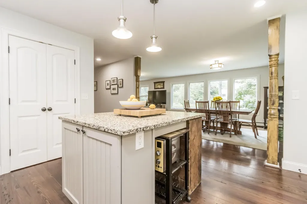 8 Emerald Pond Falmouth ME 04105