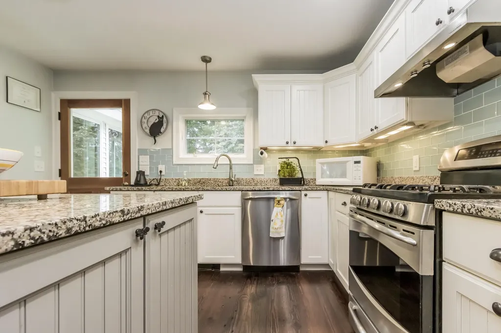 8 Emerald Pond Falmouth ME 04105