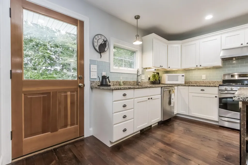 8 Emerald Pond Falmouth ME 04105