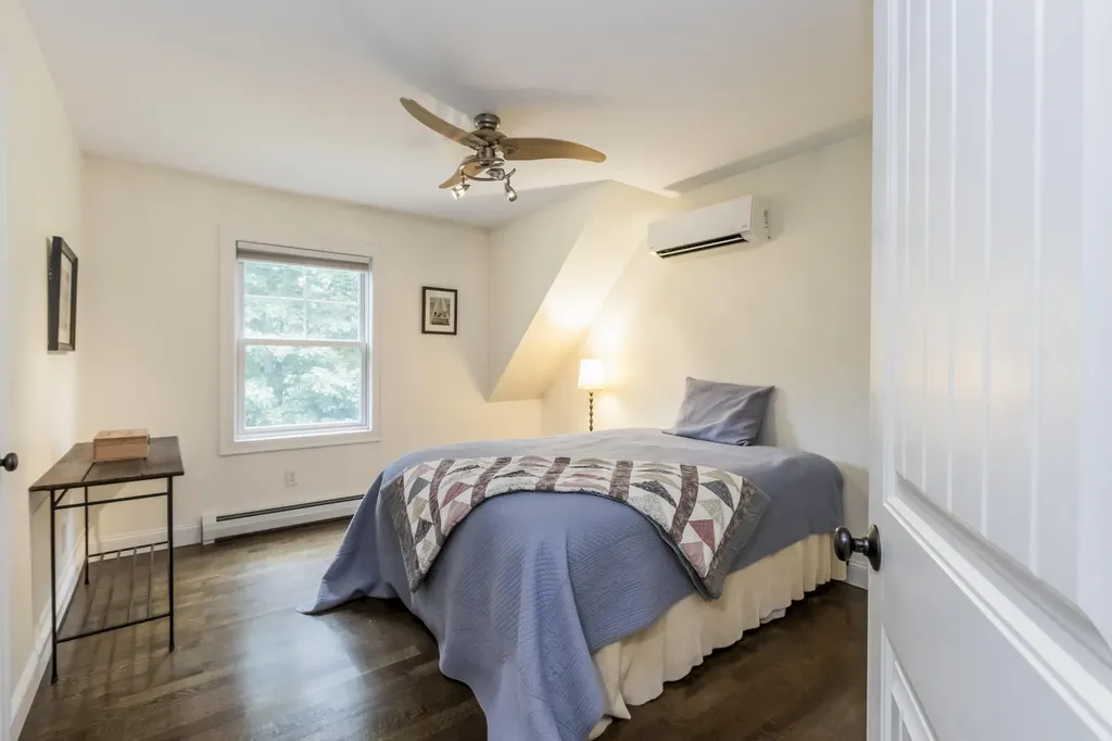 8 Emerald Pond Falmouth ME 04105