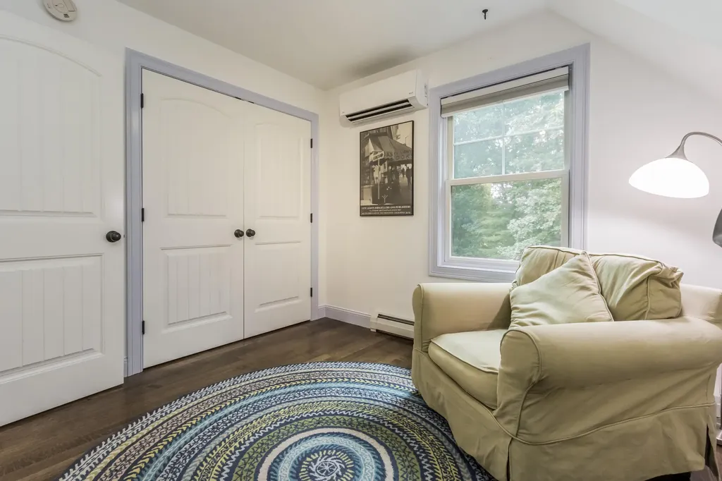 8 Emerald Pond Falmouth ME 04105