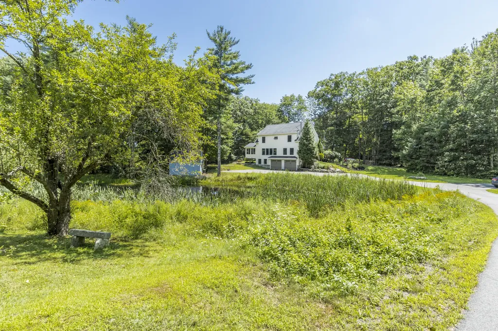 8 Emerald Pond Falmouth ME 04105
