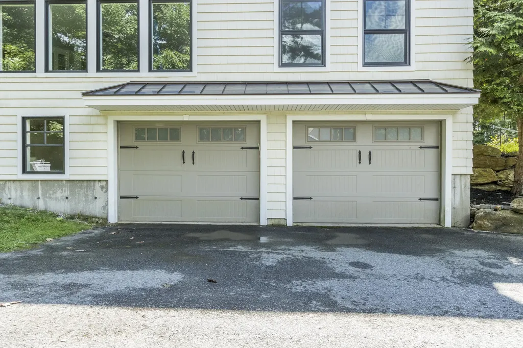 8 Emerald Pond Falmouth ME 04105