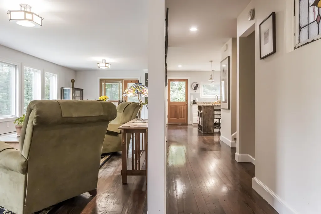 8 Emerald Pond Falmouth ME 04105