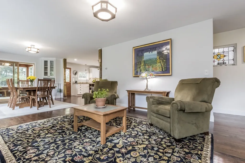 8 Emerald Pond Falmouth ME 04105