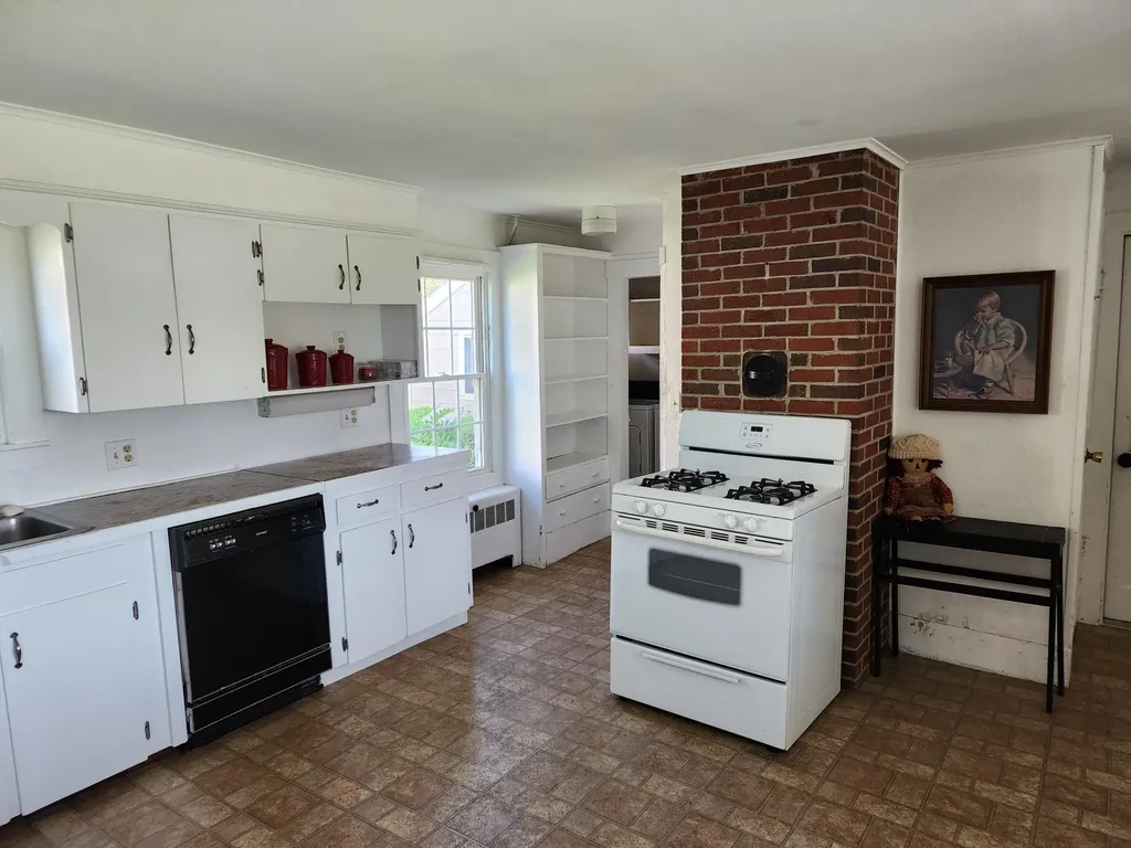 15 Elm Street Searsport ME 04974
