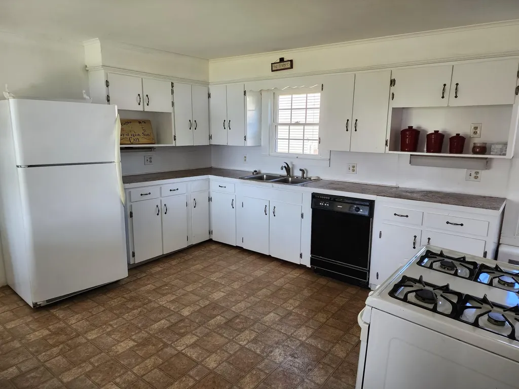 15 Elm Street Searsport ME 04974